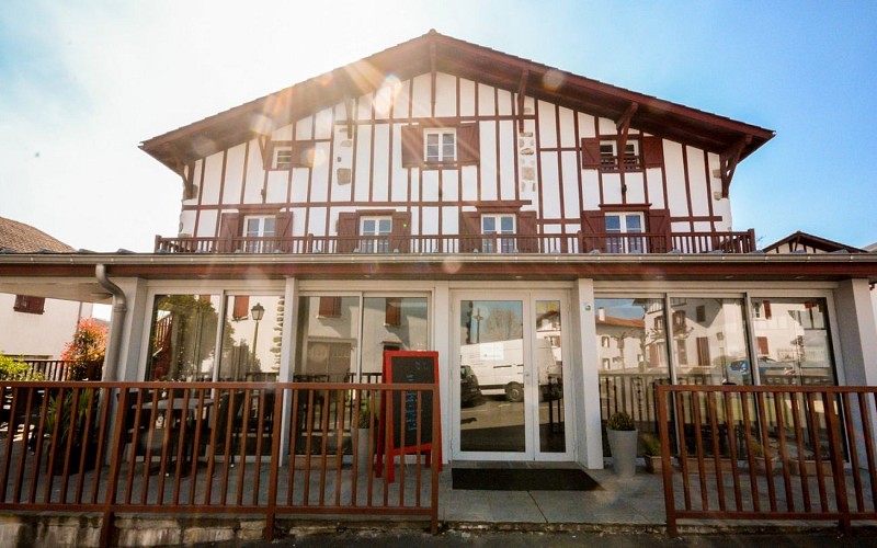 Restaurant-Chez-Dermit-64240-Mendionde--4--4