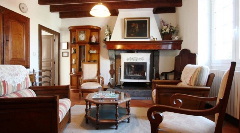 maison letchaureguy salon et cheminee saint palais