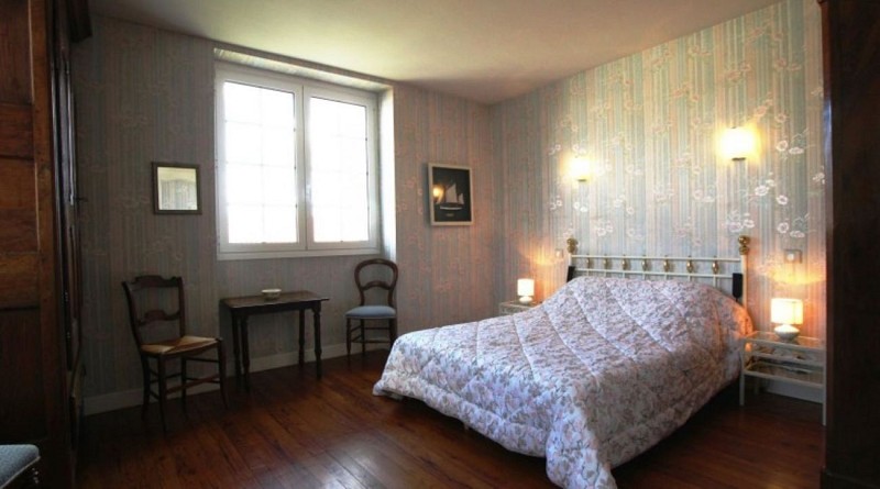 maison letchaureguy chambre lit double tons verts saint palais