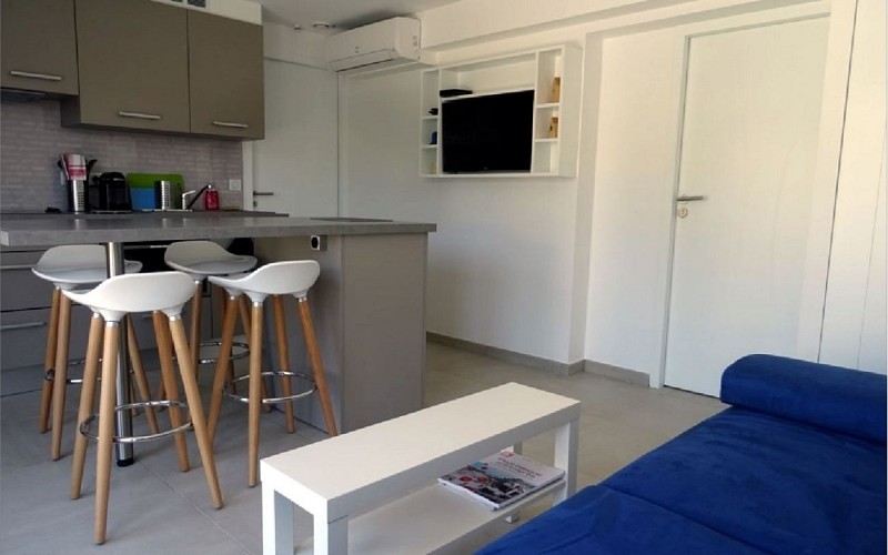 386980DE6E1A4ACCA7517B7BF102DF6E-1440x900-3