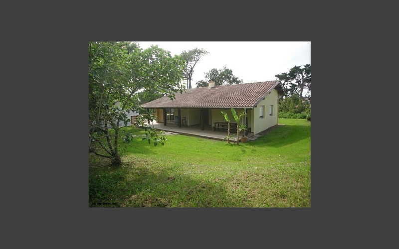 vue d'ensemble de la villa 1440X900