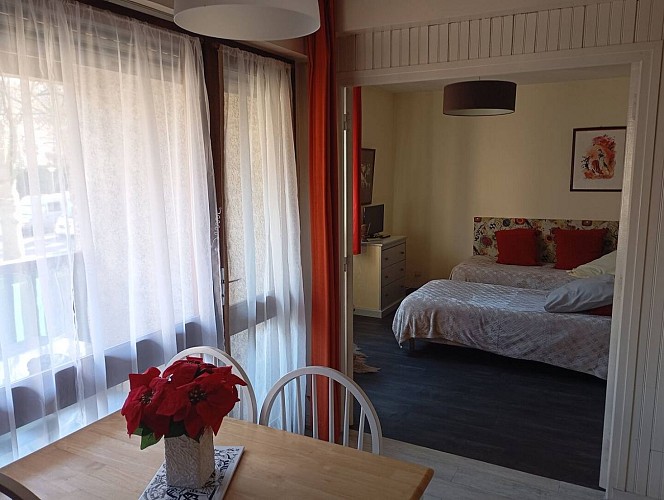 f3728763-168d-47dd-b510-7181d4f96f3f