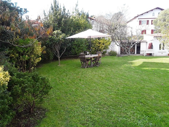 gosse-jardin2-meuble-urrugne