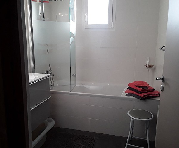 gosse-sdb-meuble-urrugne