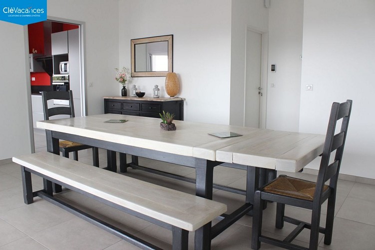 Maison-Txantxangorri-Briscous-salle-a-manger