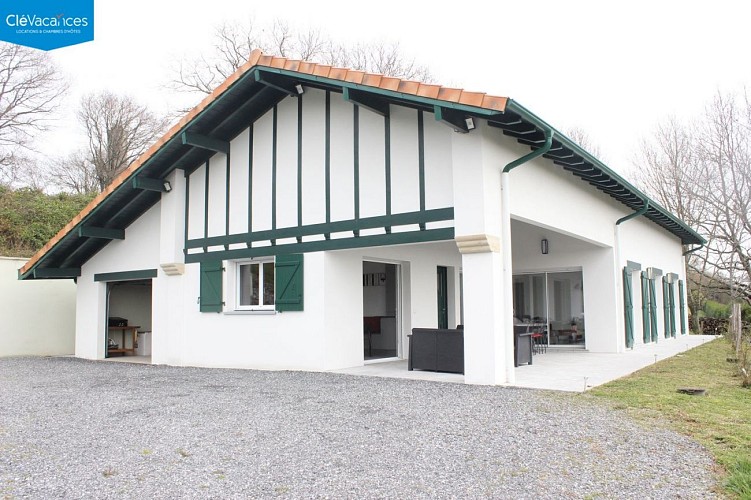 Maison-Txantxangorri-Briscous-facade-02