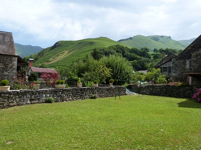 Gites-communaux-Jardin-II-ACCOUS