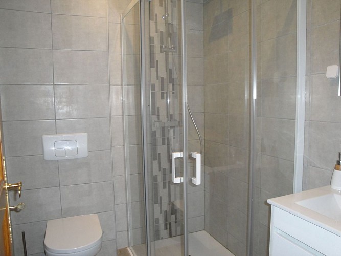 Le petit nid aspois - salle d'eau