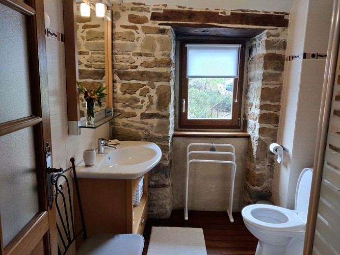 la-petite-maison-photo-salle-eau