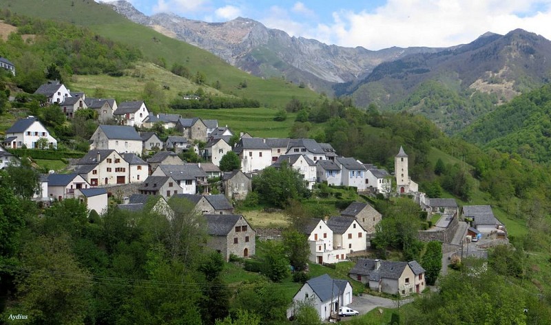 Vue sur le village d'Aydius