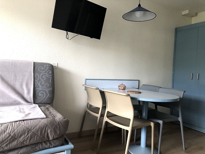 Constantin_coin table