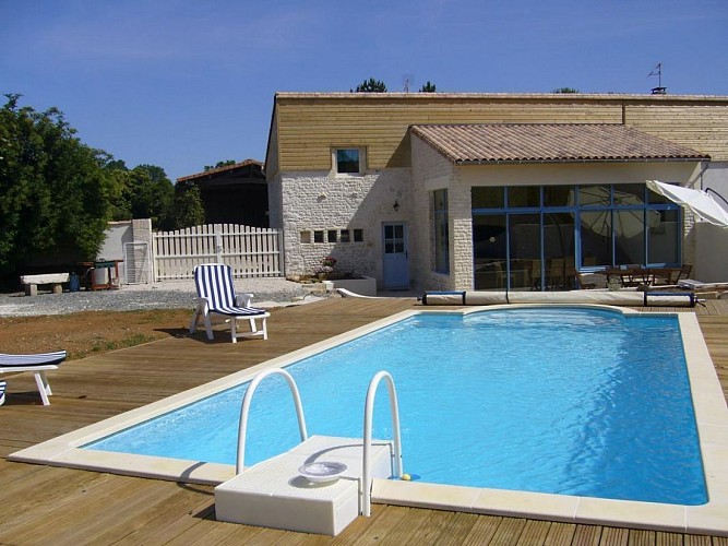 408004-0_818_2237a56e81496deea9f7141251e34290