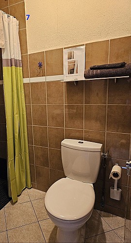 bressuire-gite-la-miellerie-wc