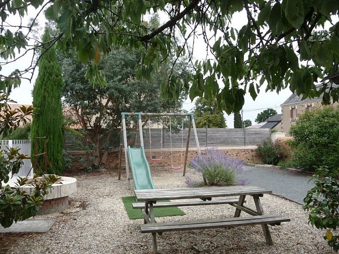 Jardin-Meuble-Volerit-St-Pierre-a-Champ-Val-en-Vignes-Thouarsais