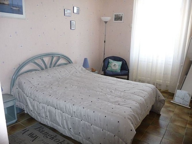 Chambre-1-Meuble-Volerit-St-Pierre-a-Champ-Val-en-Vignes-Thouarsais