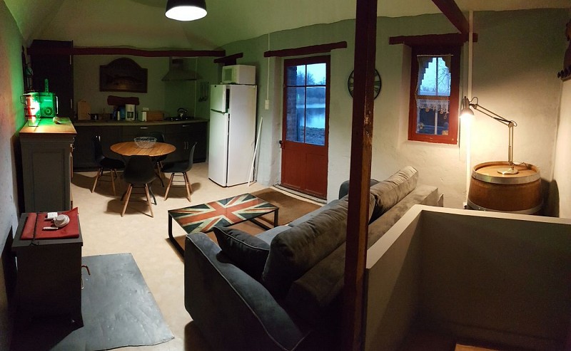 clesse-gite-du-pecheur-salon-sejour (1).jpg_4