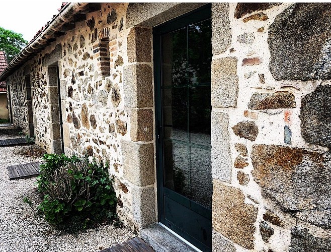 bressuire-les-granges-de-la-belle-etoile-facade-gites