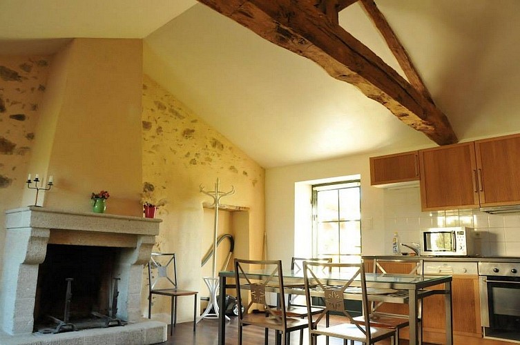 bressuire-les-granges-de-la-belle-etoile-gite-cuisine