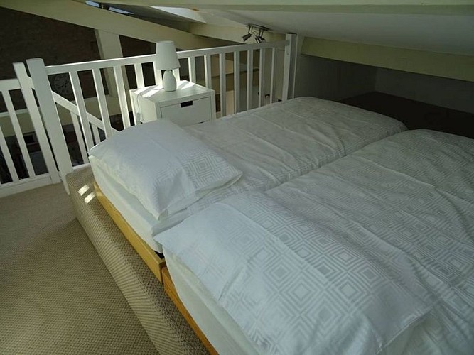 Meuble petite maison bleue Bluh Noize plaine et vallees Thouarsais Deux Sevres