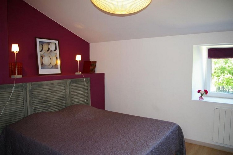 Chambre-2-Le-Fournil-du-Logis-des-Baillargeres-Coulonges-Thouarsais