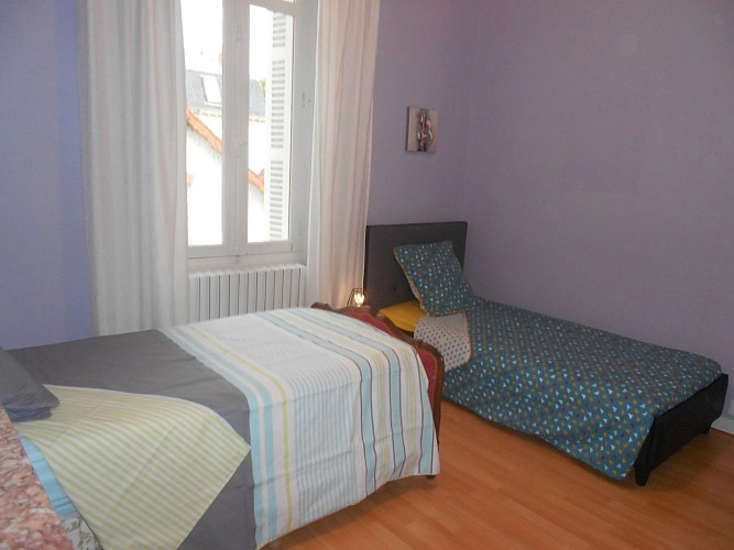 Gite-en-Ville-a-Airvault---une-chambre-3