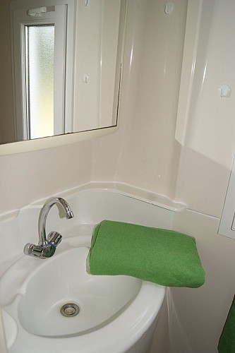 moutiers-sous-chantemerle-domaine-des-sablieres-chalet-bleu-salle-de-bain