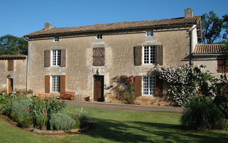 Front of house 2010.JPG_1