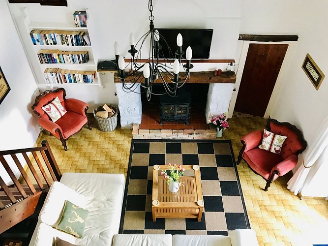 la-chapelle-st-etienne-la-blatiere-gite-the-farmhouse-piece-a-vivre