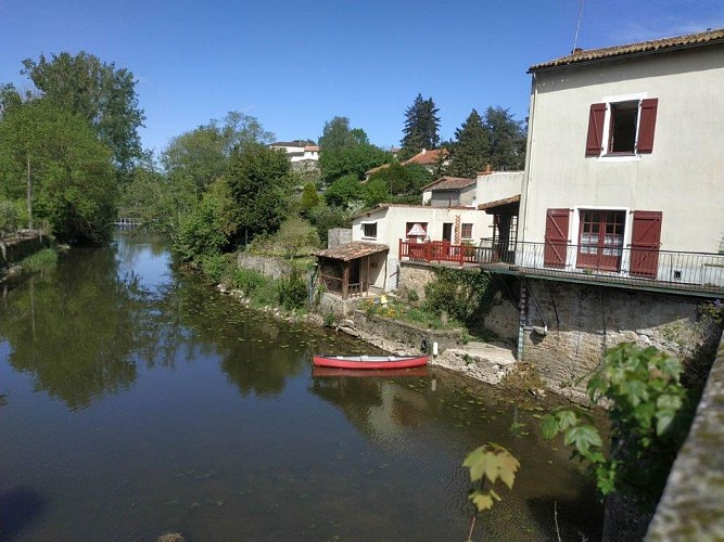 Maison vue du pont