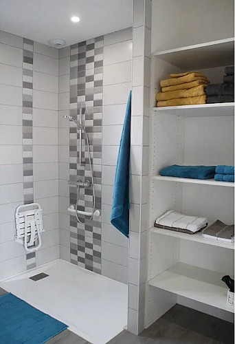 moncoutant-sur-sevre-gite-maison-a-vivre-douche