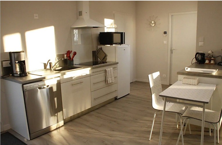 moncoutant-sur-sevre-gite-maison-a-vivre-cuisine2