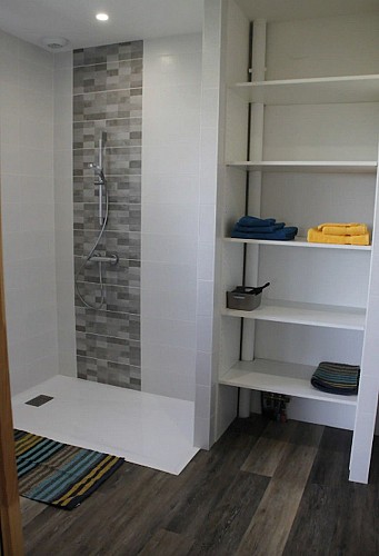 moncoutant-gite-les-quatre-terres-douche