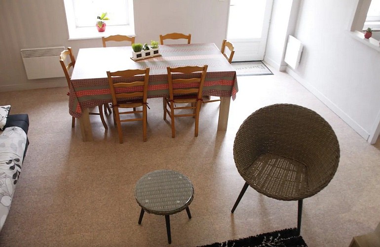 moutiers-sous-chantemerle-gite-la-rose-des-vents-salle-a-manger