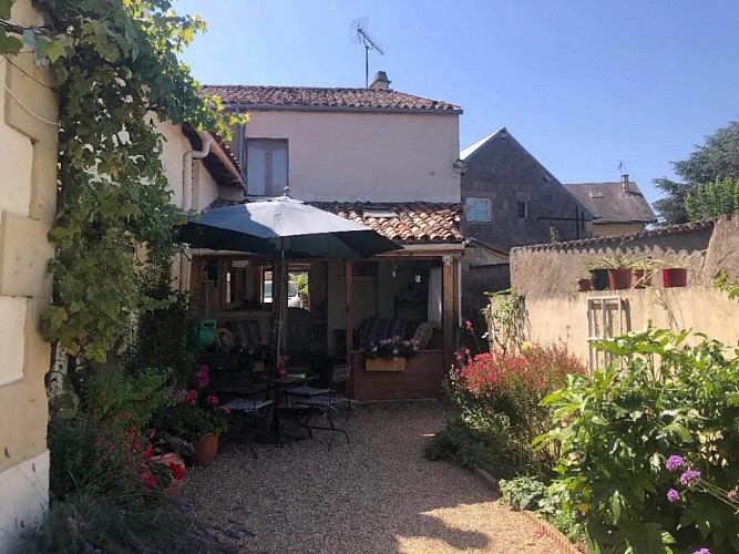 Meuble tourisme Mc Leavy Argenton eglise Thouars Thouarsais Deux Sevres