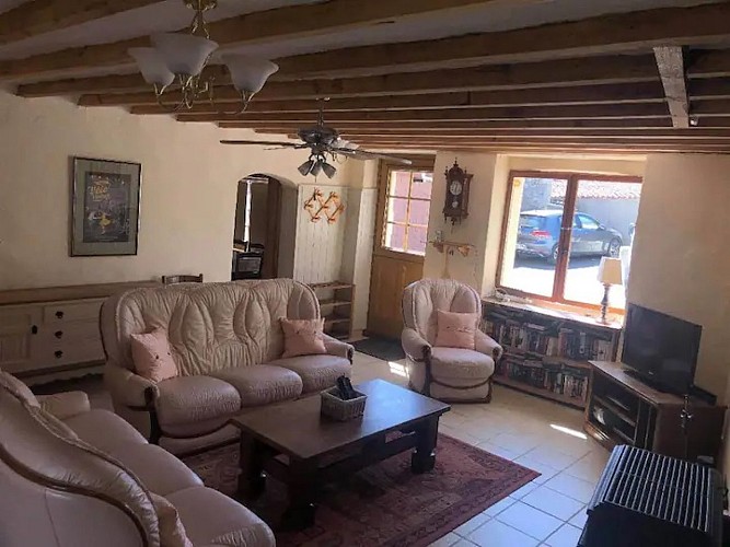 b6d785dd-49c0-46e6-a5c6-20c02dcddb61