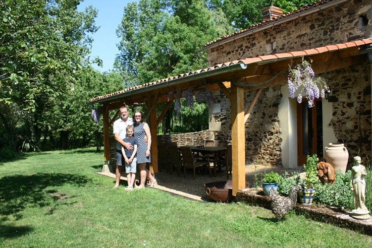 Préau pour manger en plein air