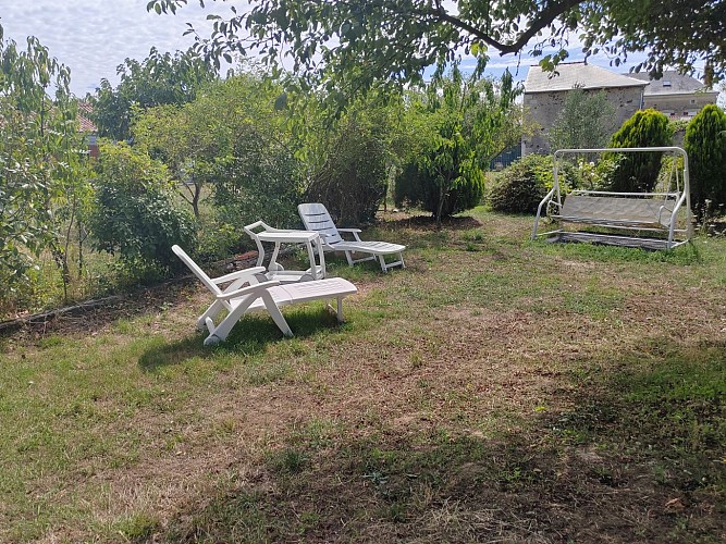 Meuble tourisme dahlias cardi Val en Vignes Thouars Thouarsais Deux Sevres