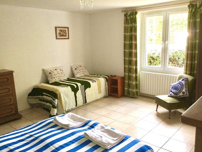 2BBBBB1F-FF35-4AC6-B1C5-C8CD3C0CAF3E