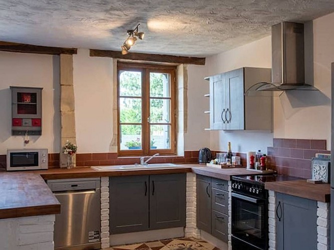 Meuble gite maison lavande ALLSOPP Cersay Val en Vignes Thouarsais Deux Sevres