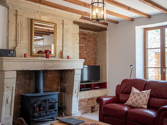 Meuble gite maison lavande ALLSOPP Cersay Val en Vignes Thouarsais Deux Sevres