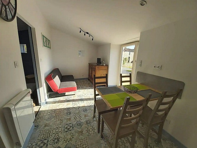 faye-l-abbesse-gite-au-calme-sejour