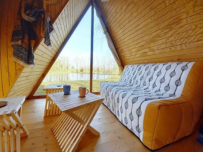 la-chapelle-st-laurent-cabane-dans-la-nature-coin-salon