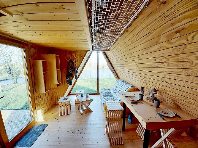 la-chapelle-st-laurent-cabane-dans-la-nature-piece-a-vivre