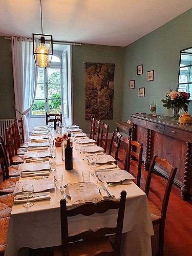 mauleon-gite-le-bois-fichet-salle-a-manger