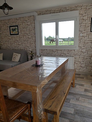 argentonnay-gite-les-loges-farm-salle-a-manger