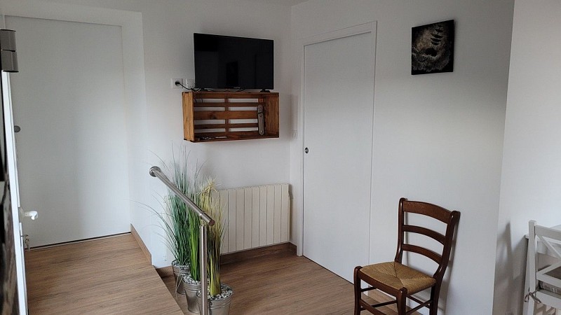 st-aubin-du-plain-gite-le-petit-doue-acces-chambre
