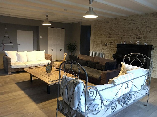 444922-0_234_217851428448693aab43ecaaac3e714f