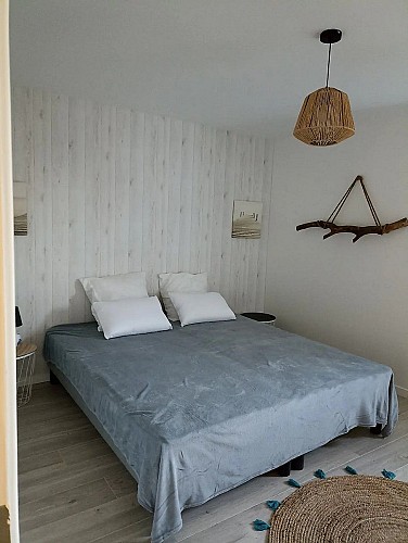 la-petite-boissiere-gite-les-roussieres-le-pivert-chambre9