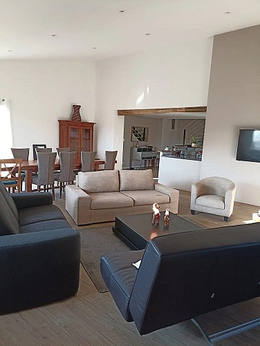 la-petite-boissiere-gite-les-roussieres-le-pivert-salon