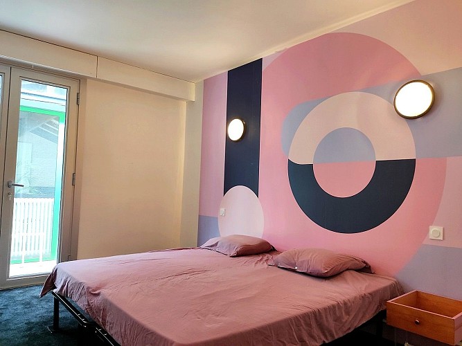 nueil-les-aubiers-gite-le-45-tours-chambre1